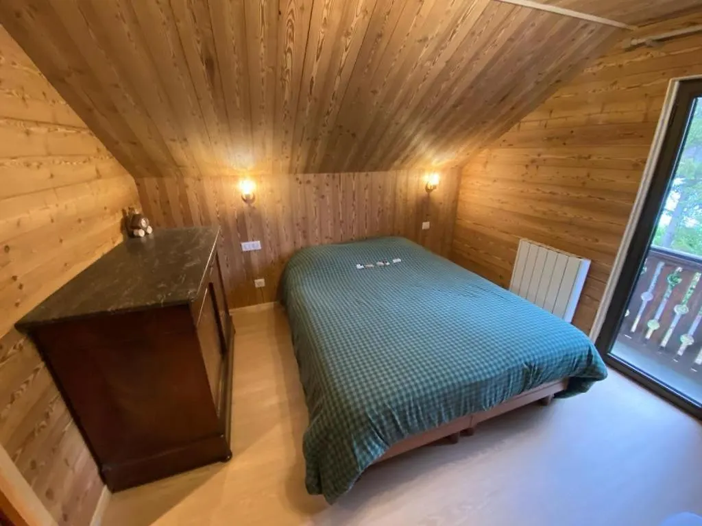 Chalet Situe Entre Guillaumes Et Valberg Apartment