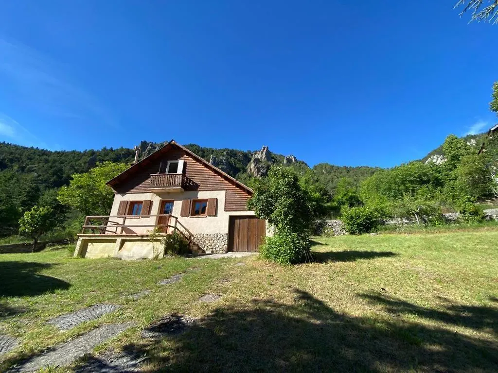 Chalet Situe Entre Guillaumes Et Valberg France